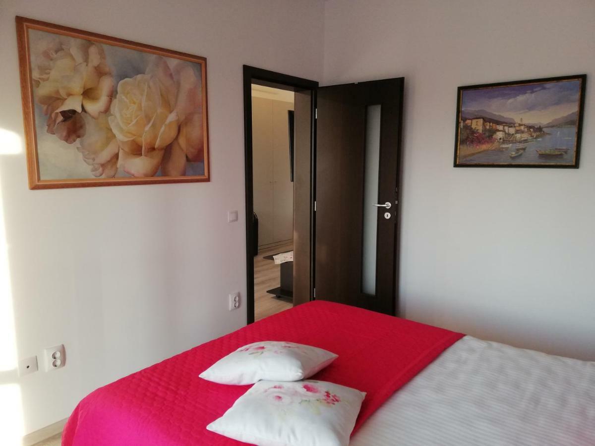 Kolonaki Domus Apartment Iasi Exterior foto